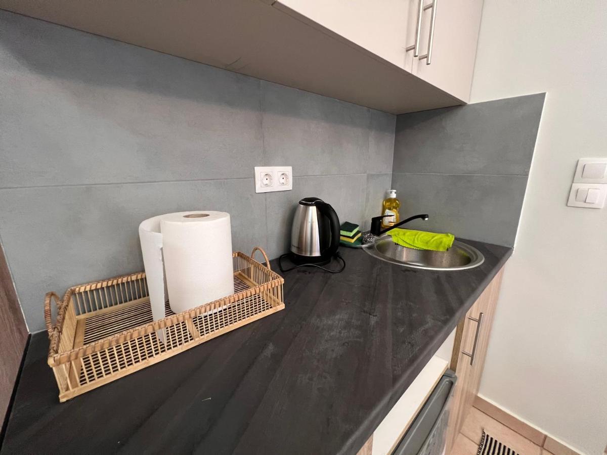 אתונה Wsd Rizari Apartment Hotel מראה חיצוני תמונה